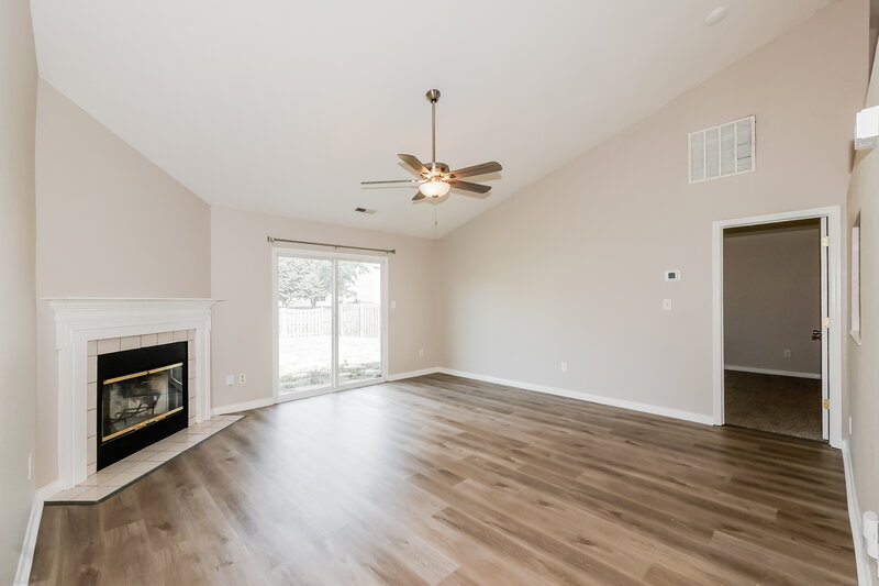 1,835/Mo, 2322 Shoemaker Ct Indianapolis, IN 46229 Living Room View
