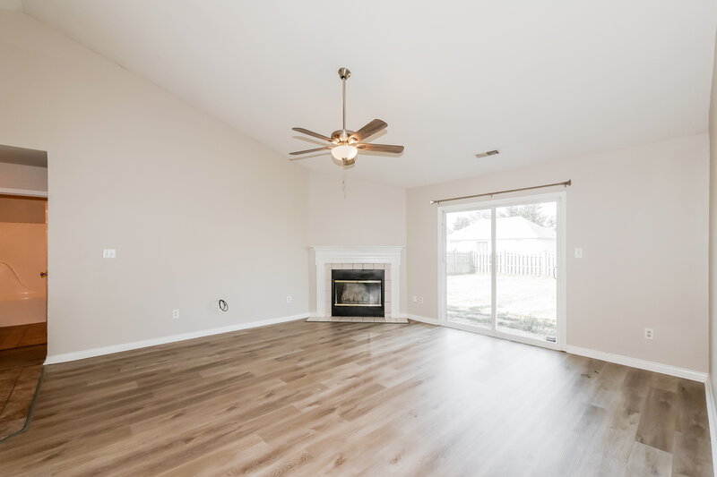 1,835/Mo, 2322 Shoemaker Ct Indianapolis, IN 46229 Living Room View 2