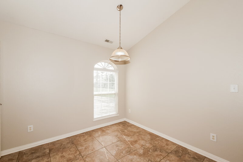 1,835/Mo, 2322 Shoemaker Ct Indianapolis, IN 46229 Dining Room View
