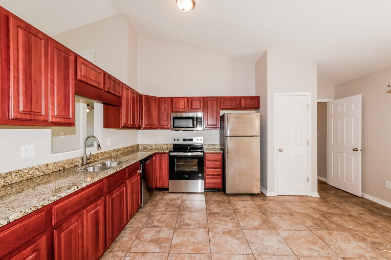 1,835/Mo, 2322 Shoemaker Ct Indianapolis, IN 46229 Kitchen View 2