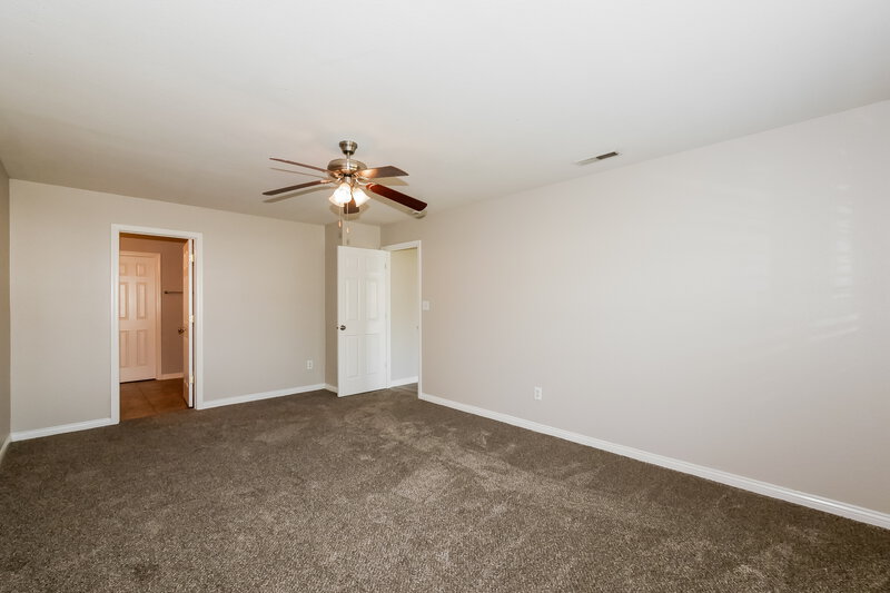 1,835/Mo, 2322 Shoemaker Ct Indianapolis, IN 46229 Main Bedroom View