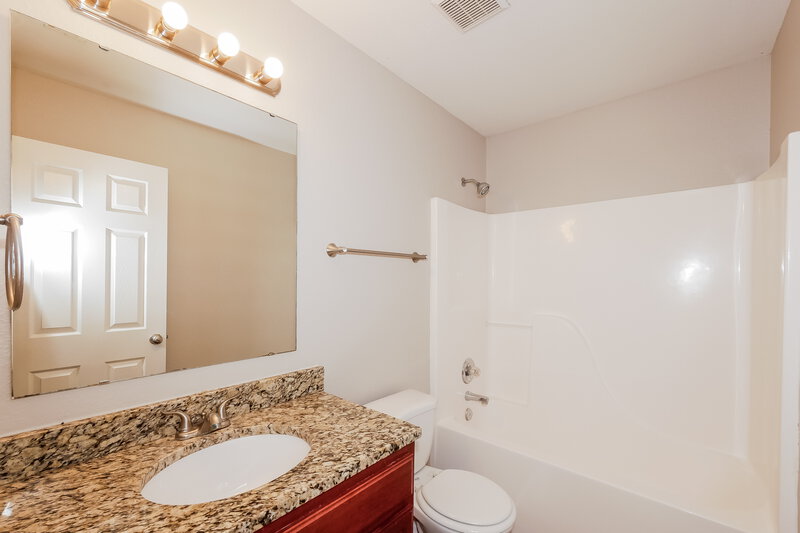 1,835/Mo, 2322 Shoemaker Ct Indianapolis, IN 46229 Bathroom View