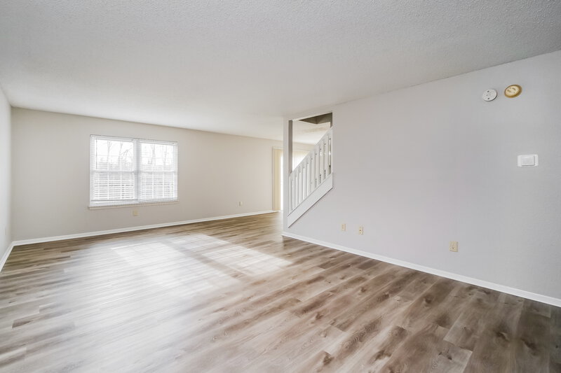 1,820/Mo, 4115 Orchard Valley Blvd Indianapolis, IN 46235 Living Room View