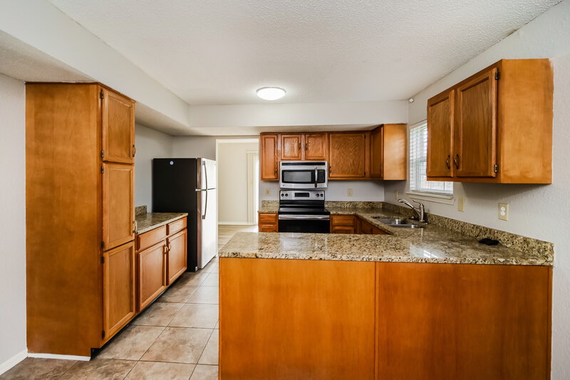 1,820/Mo, 4115 Orchard Valley Blvd Indianapolis, IN 46235 Kitchen View