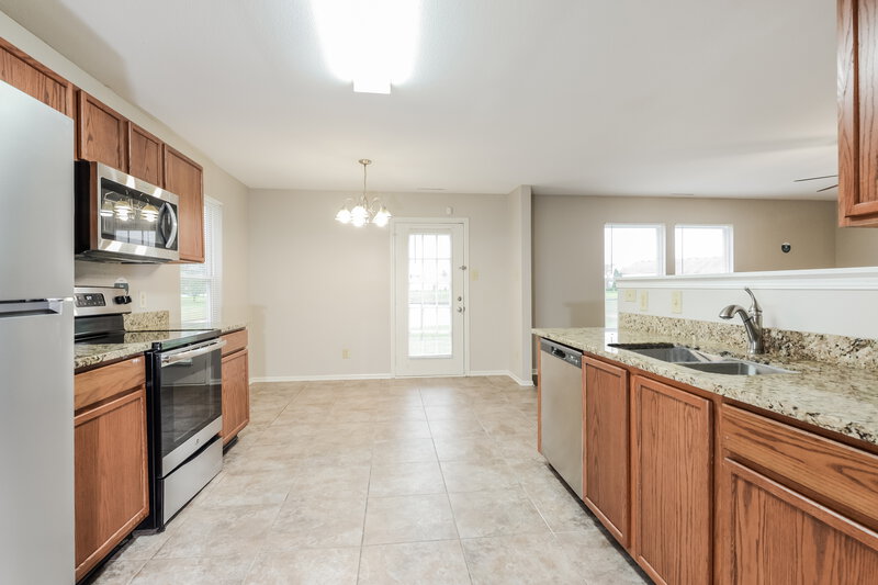 1,840/Mo, 3541 Cork Bend Dr Indianapolis, IN 46239 Kitchen View 2