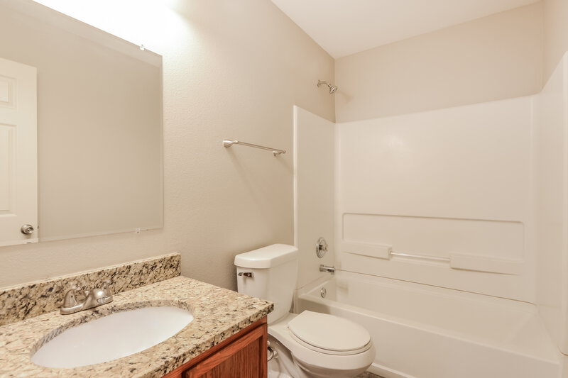 1,840/Mo, 3541 Cork Bend Dr Indianapolis, IN 46239 Bathroom View