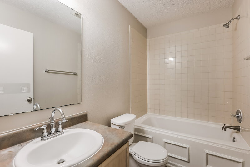 1,965/Mo, 103 Snowflake Circle Greenwood, IN 46143 Bathroom View