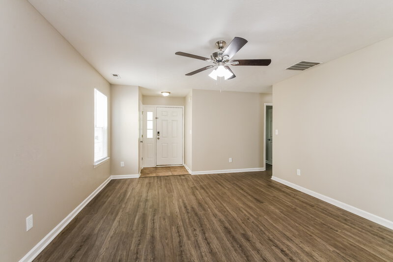 1,760/Mo, 522 Venus Dr Indianapolis, IN 46241 Living Room View 2