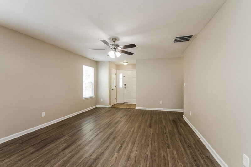 1,760/Mo, 522 Venus Dr Indianapolis, IN 46241 Living Room View 3