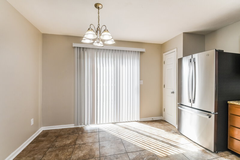 1,760/Mo, 522 Venus Dr Indianapolis, IN 46241 Dining Room View