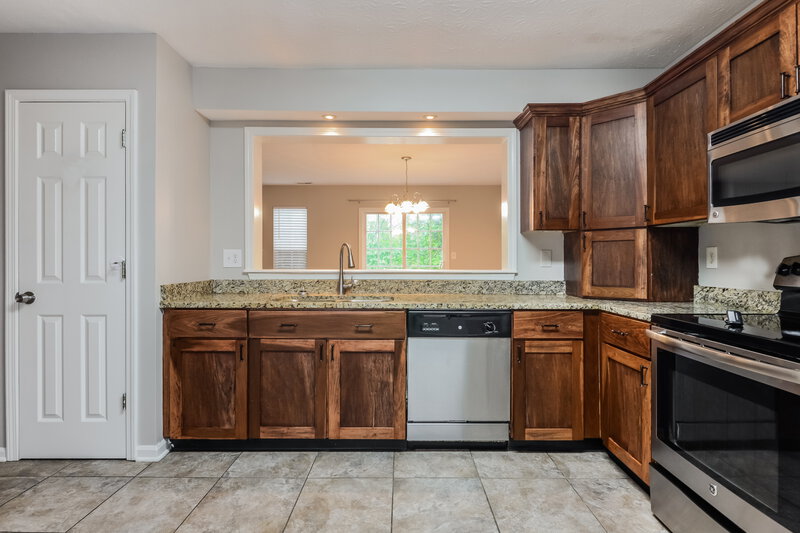2,070/Mo, 11339 Water Birch Dr Indianapolis, IN 46235 Kitchen View 2