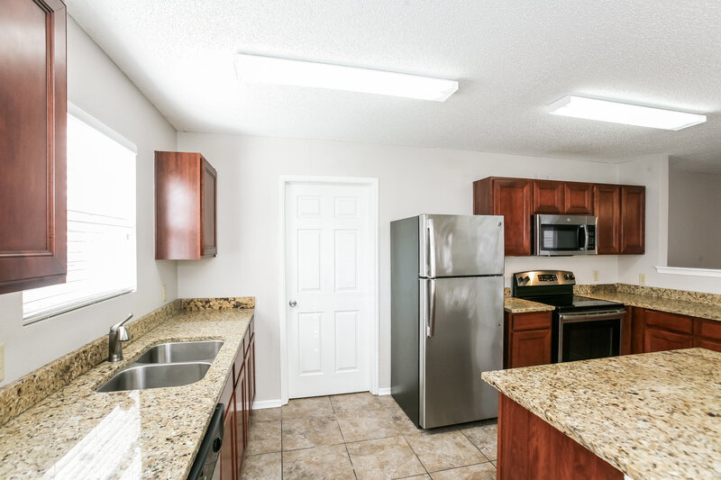 1,770/Mo, 10783 Timothy Ln Indianapolis, IN 46231 Kitchen View