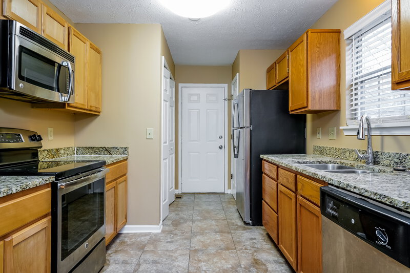 1,585/Mo, 7245 Bradford Woods Way Indianapolis, IN 46268 Kitchen View