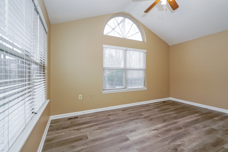 1,585/Mo, 7245 Bradford Woods Way Indianapolis, IN 46268 Main Bedroom View 2