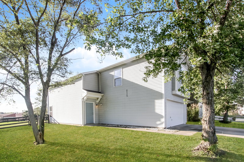 1,725/Mo, 10548 Glenayr Dr Camby, IN 46113 Front View 2