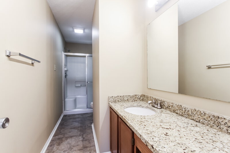 1,725/Mo, 10548 Glenayr Dr Camby, IN 46113 Main Bathroom View