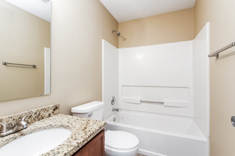 1,725/Mo, 10548 Glenayr Dr Camby, IN 46113 Bathroom View
