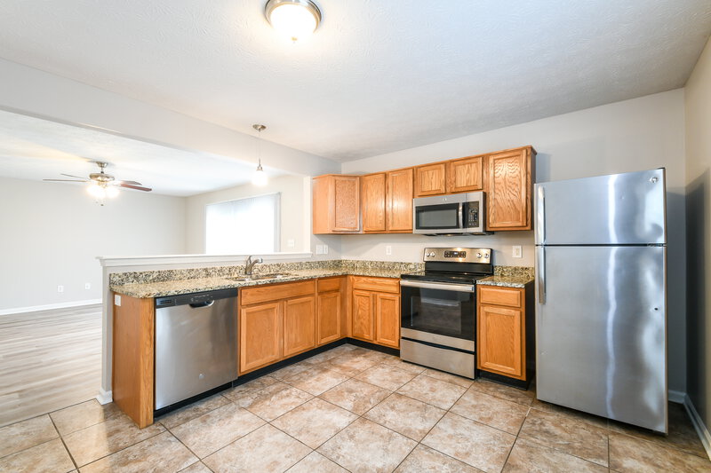 2,005/Mo, 11615 Signet Ln Indianapolis, IN 46235 Misc View 5