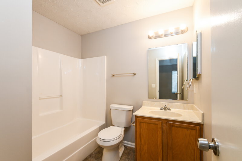 2,005/Mo, 11615 Signet Ln Indianapolis, IN 46235 Misc View 12