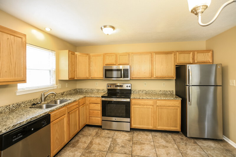 2,620/Mo, 2804 Hazelchase Ct Indianapolis, IN 46268 Kitchen View