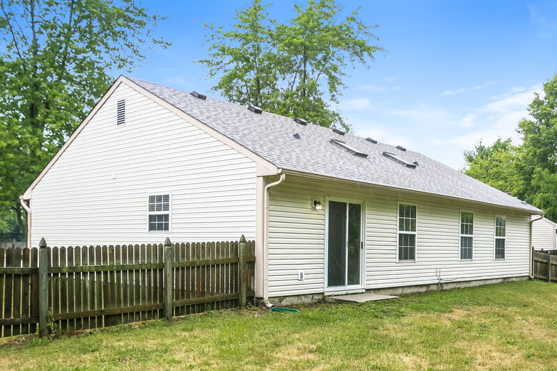2,620/Mo, 2804 Hazelchase Ct Indianapolis, IN 46268 Rear View 2