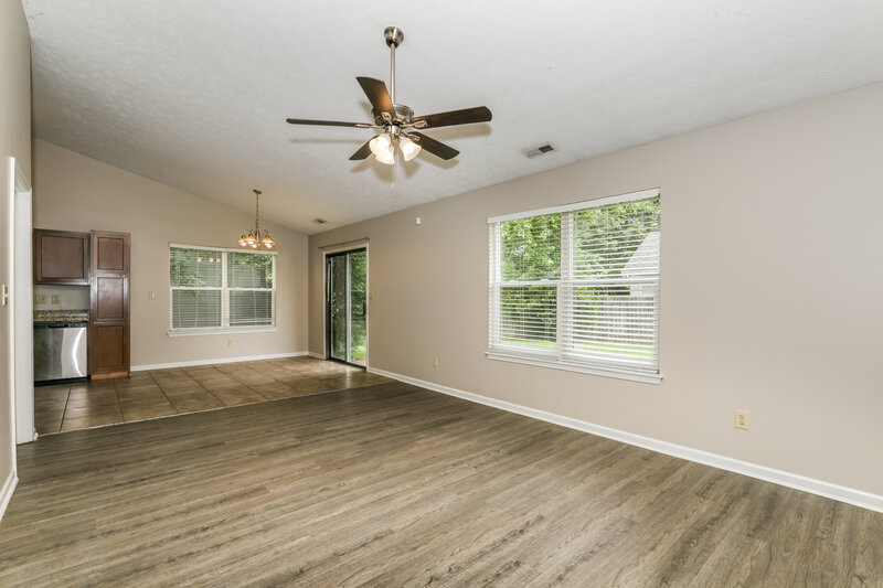 1,900/Mo, 5631 Nodlehs Ct Indianapolis, IN 46221 Living Room View