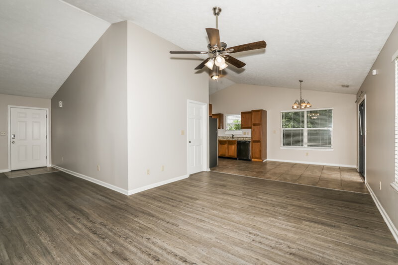 1,900/Mo, 5631 Nodlehs Ct Indianapolis, IN 46221 Living Room View 3