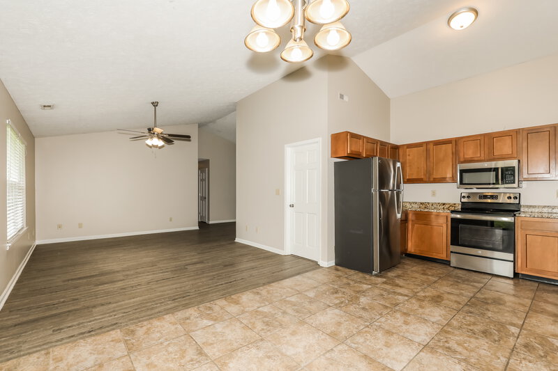 1,900/Mo, 5631 Nodlehs Ct Indianapolis, IN 46221 Dining Room View