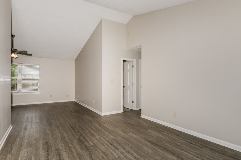 1,900/Mo, 5631 Nodlehs Ct Indianapolis, IN 46221 Family Room View