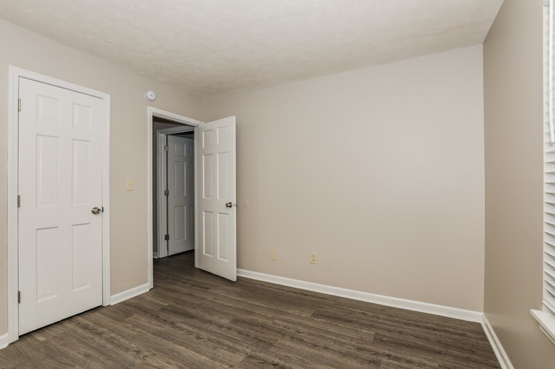 1,900/Mo, 5631 Nodlehs Ct Indianapolis, IN 46221 Bedroom View 3