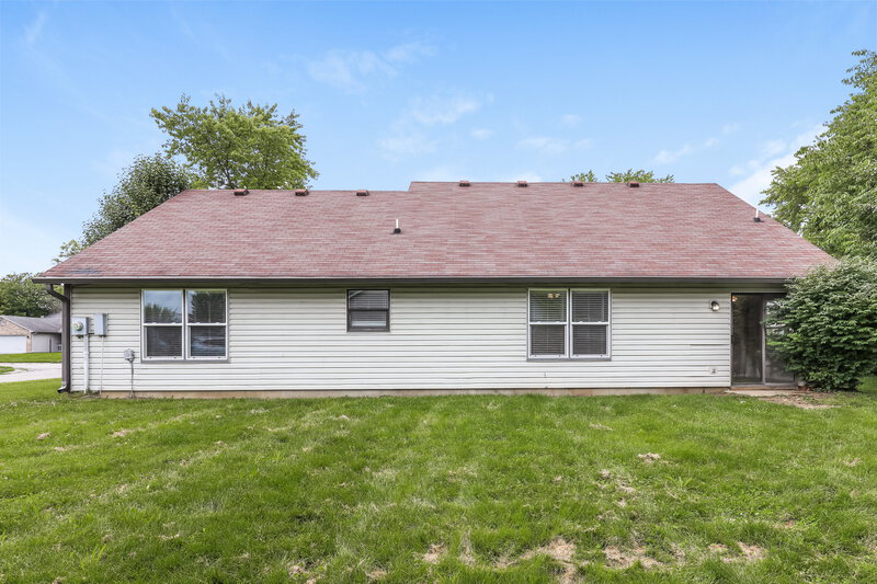 1,900/Mo, 5631 Nodlehs Ct Indianapolis, IN 46221 Rear View