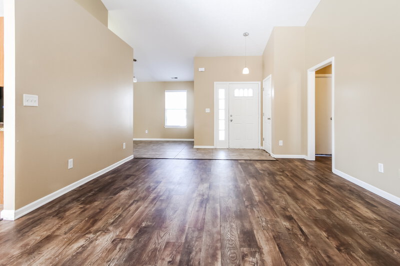 1,690/Mo, 1947 Mare Ave Indianapolis, IN 46203 Living Room View 2