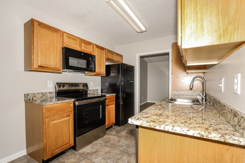 1,870/Mo, 1947 Mare Ave Indianapolis, IN 46203 Kitchen View