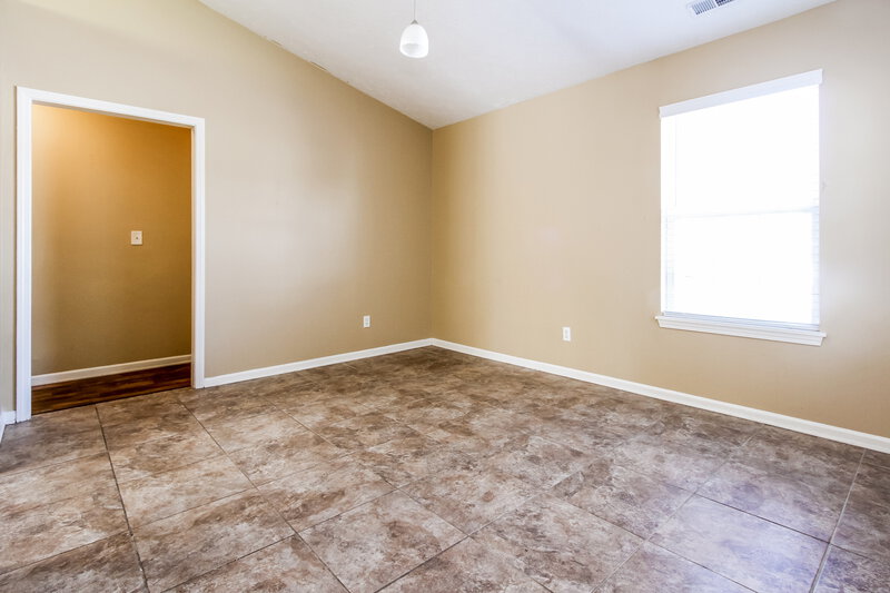 1,690/Mo, 1947 Mare Ave Indianapolis, IN 46203 Family Room View