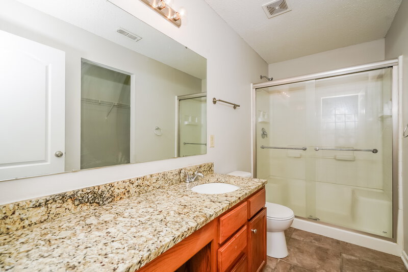 1,770/Mo, 10610 Crackling Dr Indianapolis, IN 46259 Main Bathroom View
