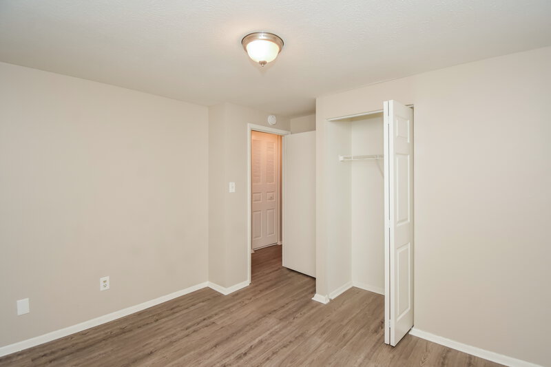 1,955/Mo, 11613 Whidbey Dr Indianapolis, IN 46229 Misc View 10