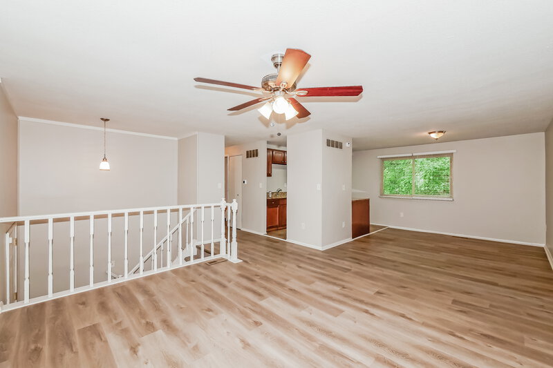 1,590/Mo, 616 Woodlark Dr Indianapolis, IN 46229 Living Room View 3