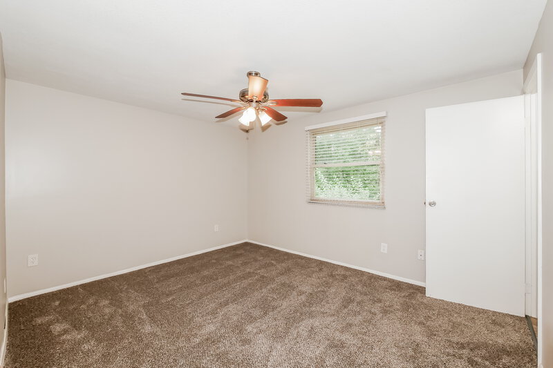 1,590/Mo, 616 Woodlark Dr Indianapolis, IN 46229 Main Bedroom View