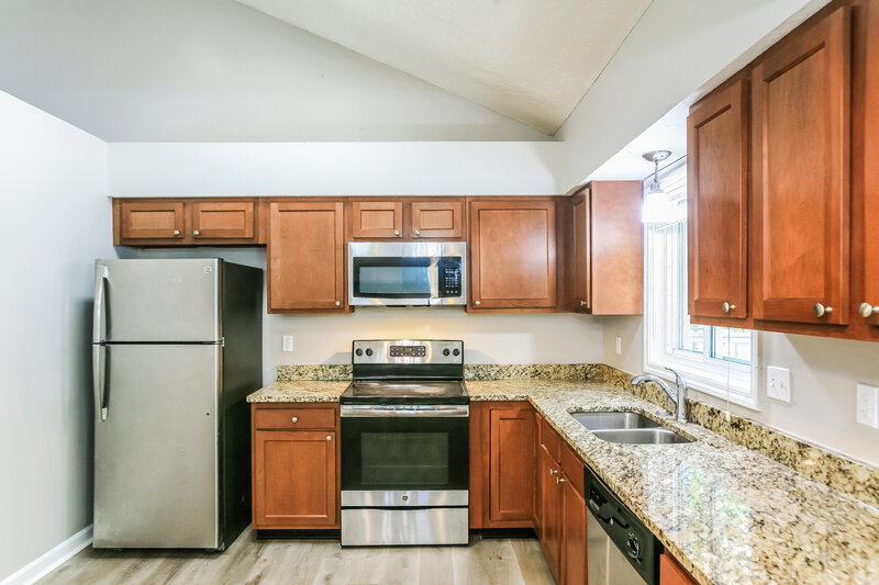 1,715/Mo, 1716 Countryside Dr Indianapolis, IN 46231 Kitchen View