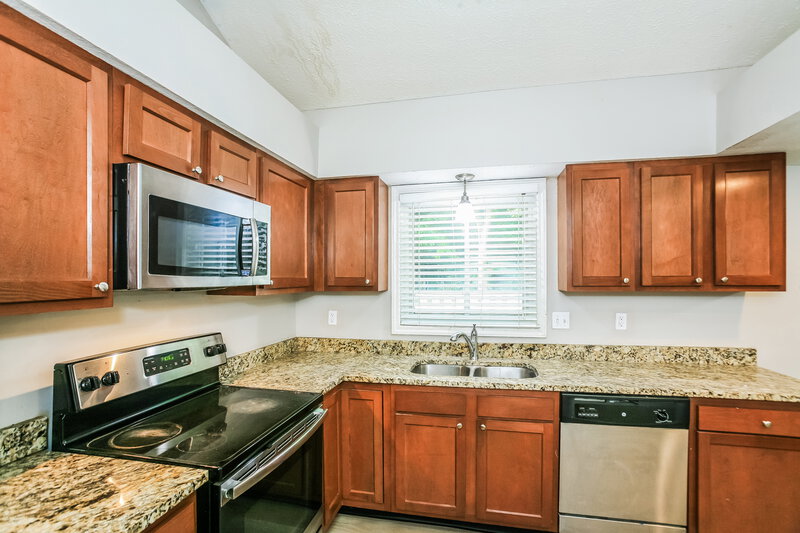 1,715/Mo, 1716 Countryside Dr Indianapolis, IN 46231 Kitchen View 2