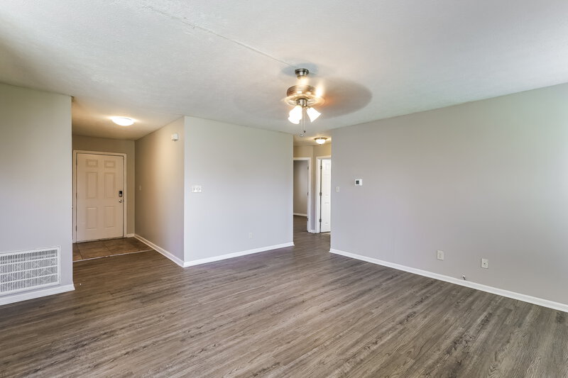 1,525/Mo, 2242 Whitecliff Dr Indianapolis, IN 46234 Living Room View