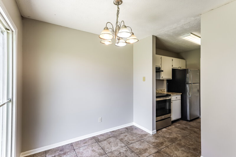 1,525/Mo, 2242 Whitecliff Dr Indianapolis, IN 46234 Dining Room View