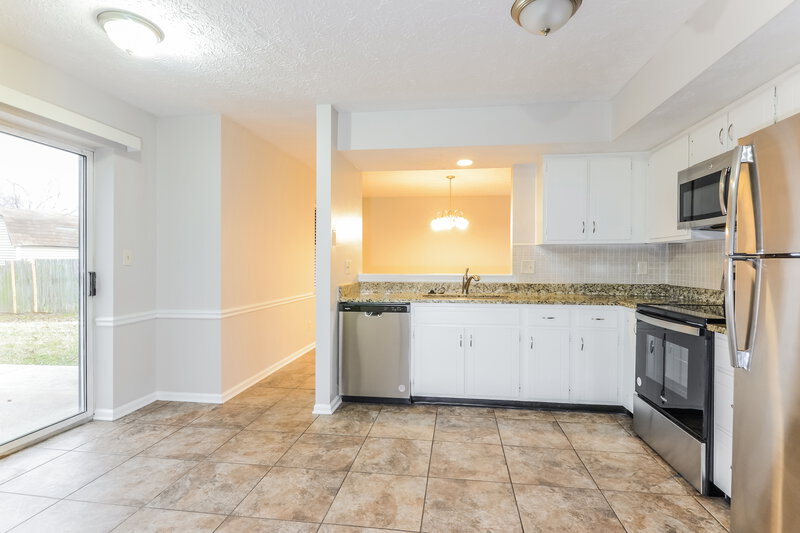1,845/Mo, 1805 Catalano Dr Indianapolis, IN 46214 Kitchen View 2