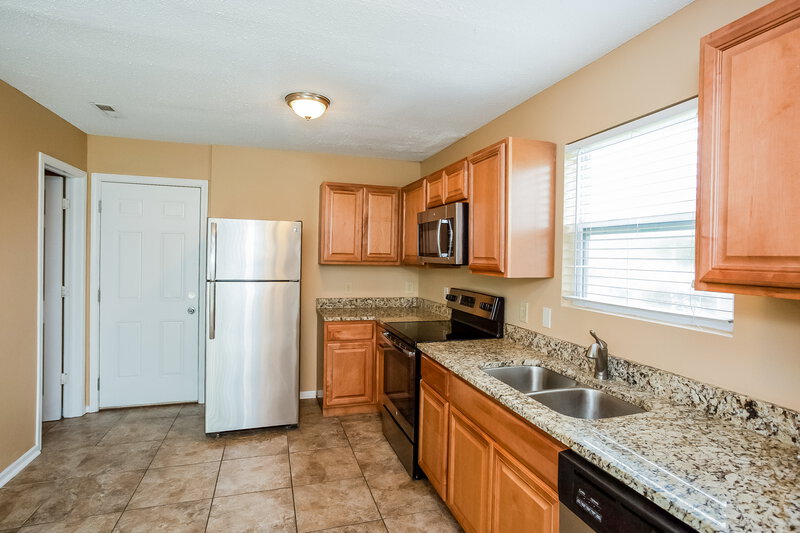 1,905/Mo, 313 Longbow St Sheridan, IN 46069 Kitchen View