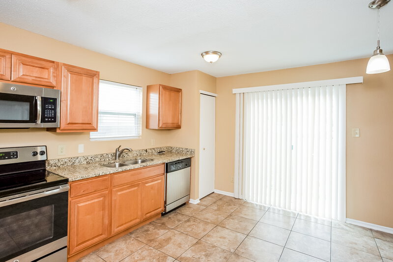 1,905/Mo, 313 Longbow St Sheridan, IN 46069 Kitchen View 2