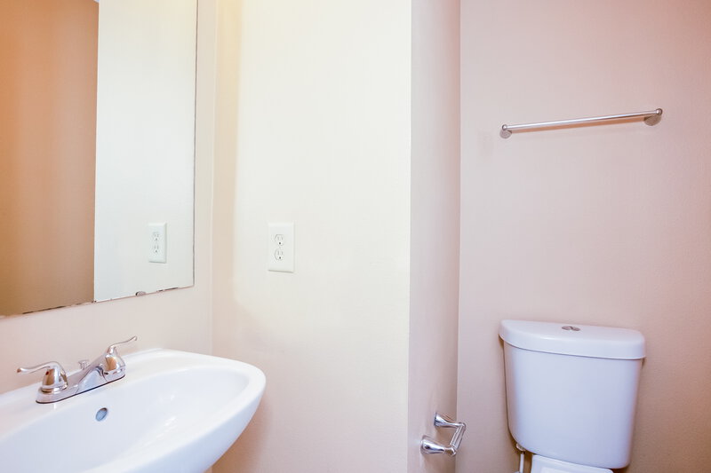 1,905/Mo, 313 Longbow St Sheridan, IN 46069 Bathroom View