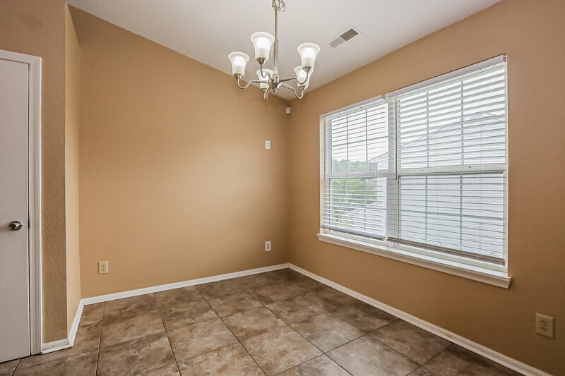1,910/Mo, 2021 Twin Leaf Ct Indianapolis, IN 46229 Dining Room View