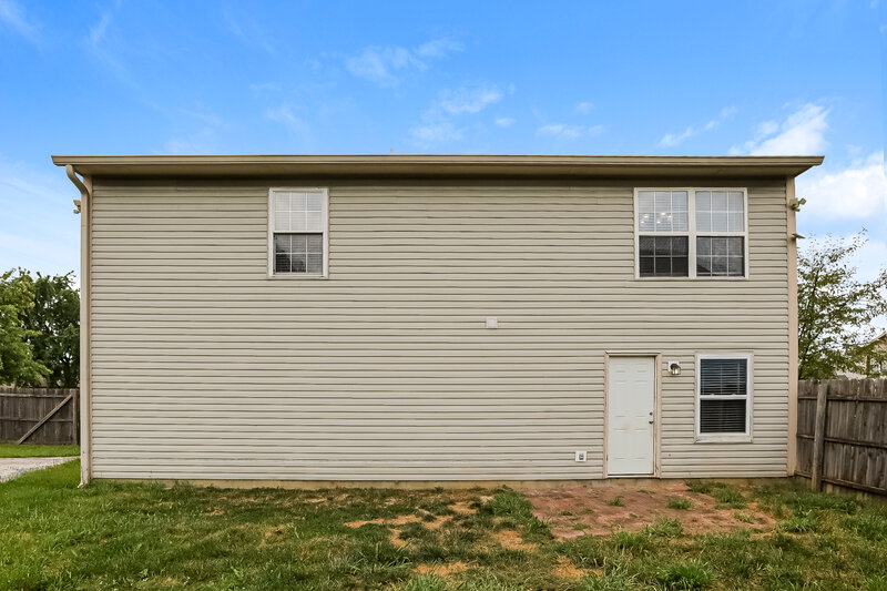 1,910/Mo, 2021 Twin Leaf Ct Indianapolis, IN 46229 Rear View