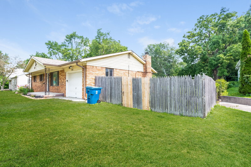 1,540/Mo, 501 N Devon Ave Indianapolis, IN 46219 Front View 3