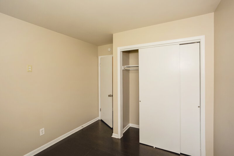 1,540/Mo, 501 N Devon Ave Indianapolis, IN 46219 Bedroom View 2